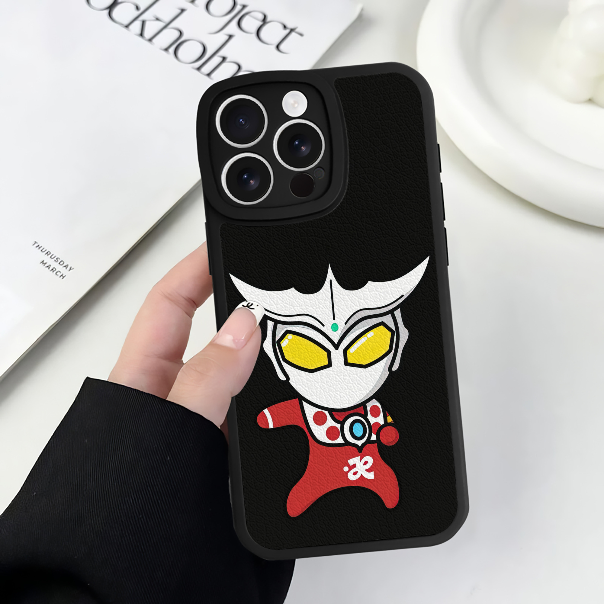 （画像用） ウルトラマン Ultraman 【iPhone 16シリーズ対応】シリコンスマホケース（レザー調） 材質：シリコン